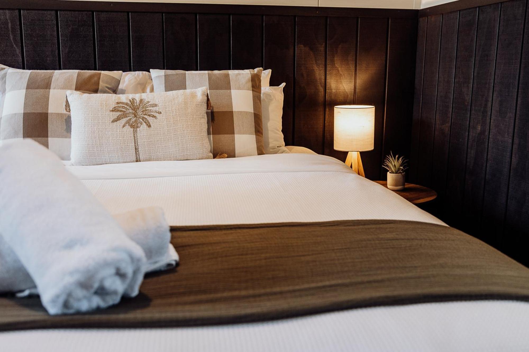 Lake Mahinapua Hotel Ruatapu Ngoại thất bức ảnh